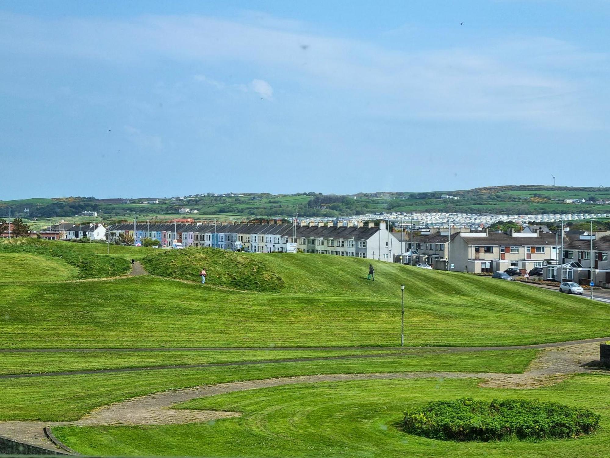 5 Dunluce Park - Portrush By The Sea Apartment Exterior foto